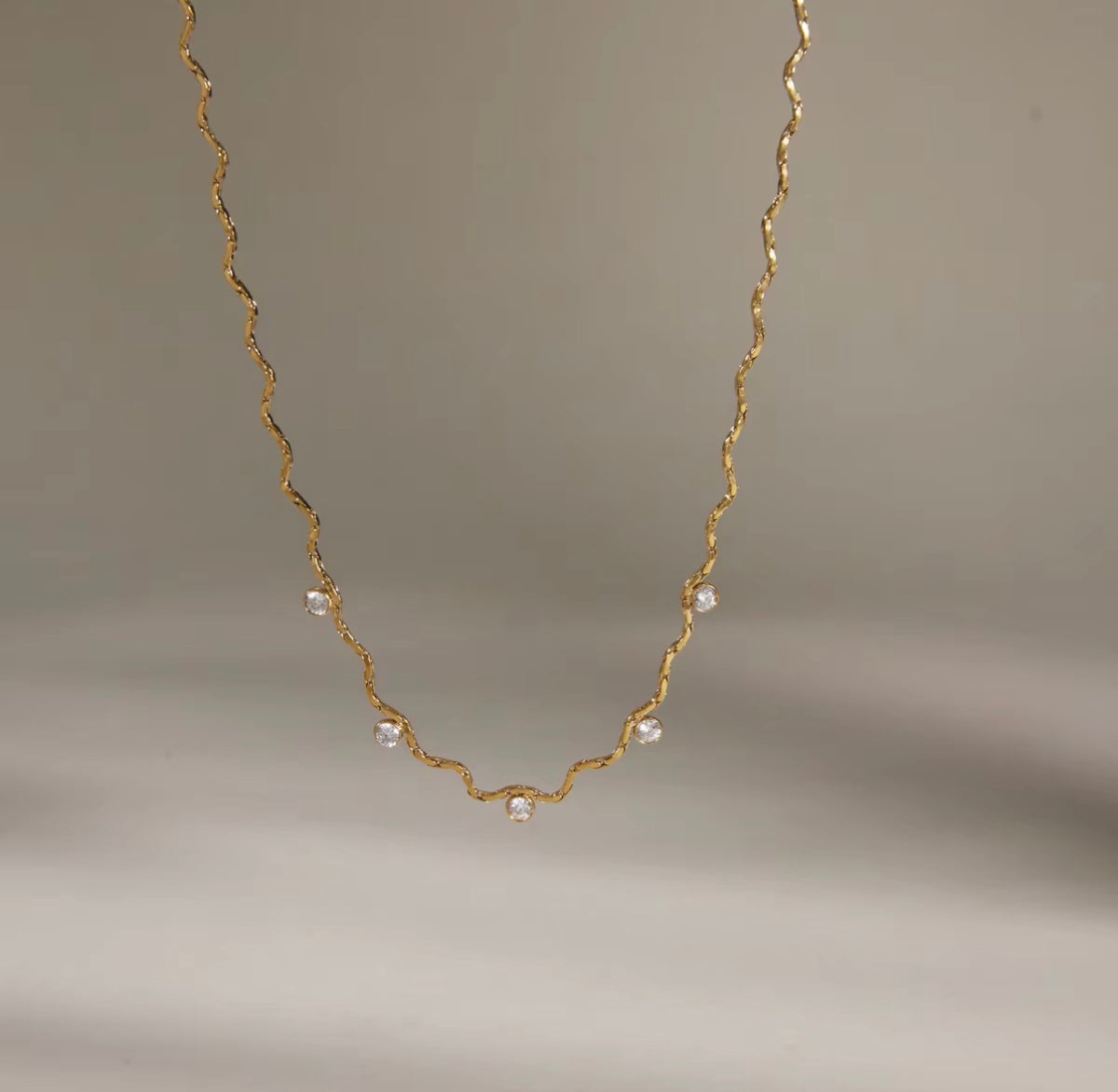 Collana Wave
